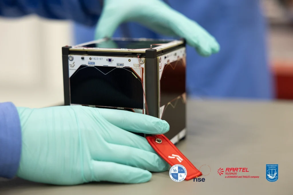 Emisar, „poștașul” spațial al României, funcționează: Satelitul lansat de SpaceX