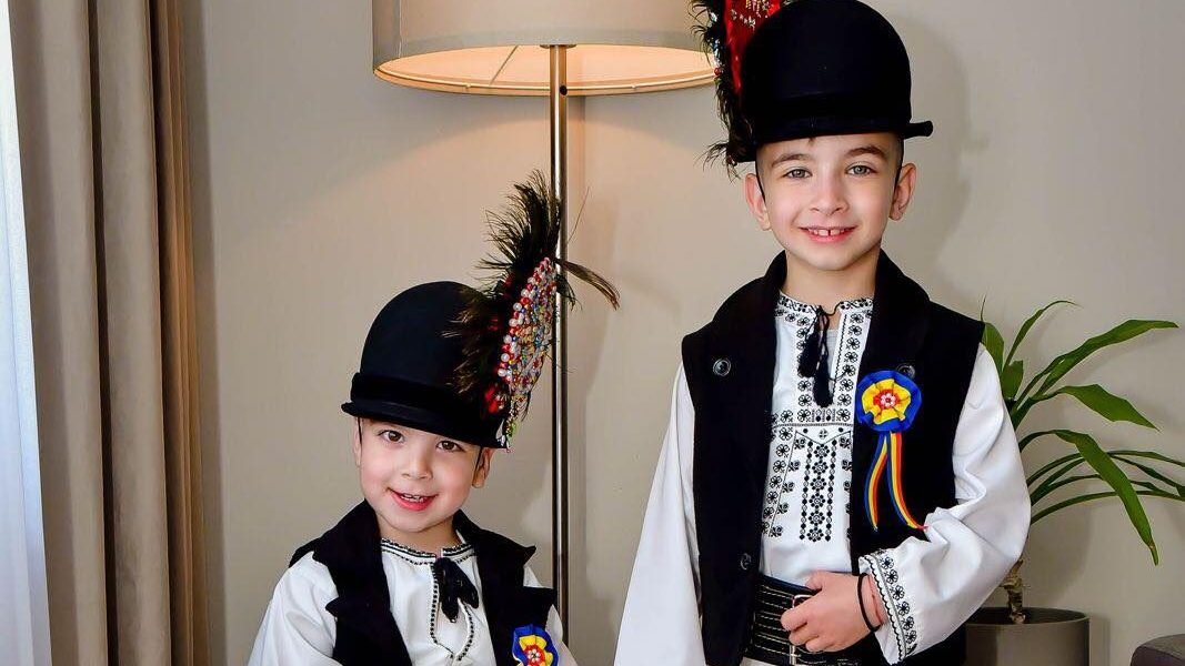 Eric și Eduard urcă pe scenă la Românii au Talent vineri