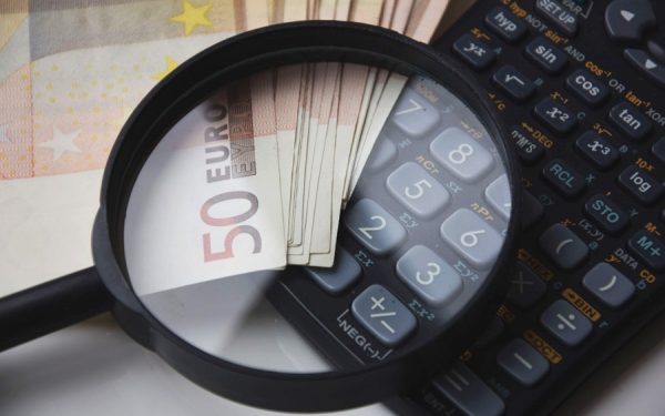 Capital străin vs. antreprenori români: Cine conduce România financiar?