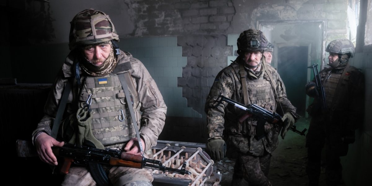 Terenul de antrenament înghețat din estul Ucrainei găzduiește, în prezent, un exercițiu neobișnuit de pregătire pentru misiuni cu drone, realizat de o echipă formată exclusiv din deținute eliberate din închisoare