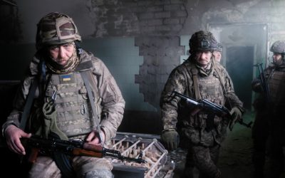 Terenul de antrenament înghețat din estul Ucrainei găzduiește, în prezent, un exercițiu neobișnuit de pregătire pentru misiuni cu drone, realizat de o echipă formată exclusiv din deținute eliberate din închisoare