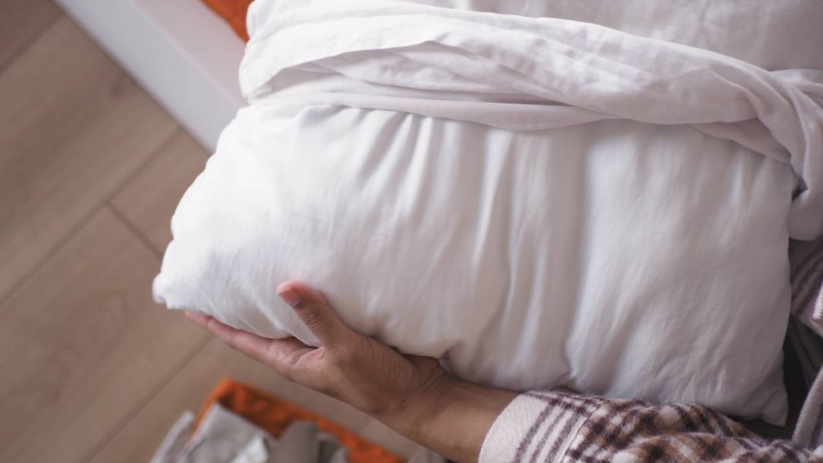 Cât de des schimbi perna? Ghidul complet pentru un somn sănătos