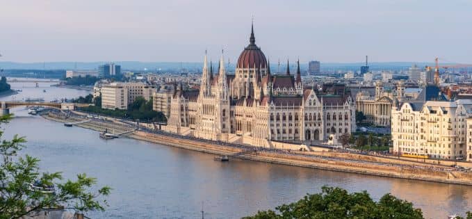 Maghiarii au ieșit la urne: Cum au „recucerit” țara și ce lecție oferă