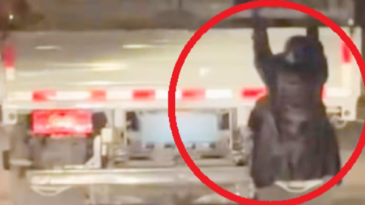 Înșelătorie ca-n filme: O chinezoaică a prins infidelul, agățată de camion