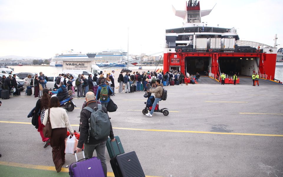 Attica, sufocată de plecările de Paște: Ultima „undă” de călători