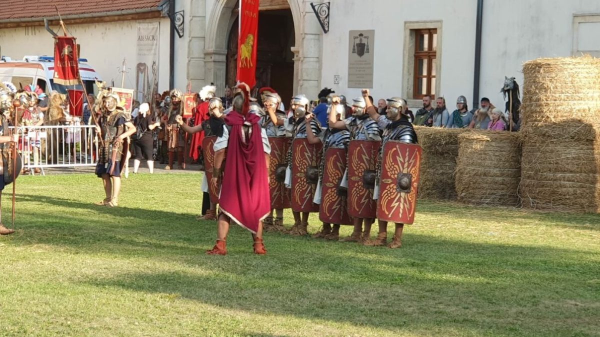 Daci, gladiatori și nimfe la Alba Iulia: Spectacol istoric în cetatea Alba Carolina
