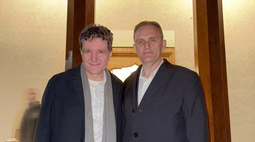 Nicușor Dan, vizită-surpriză la mănăstire. S-a pozat cu un lider PSD