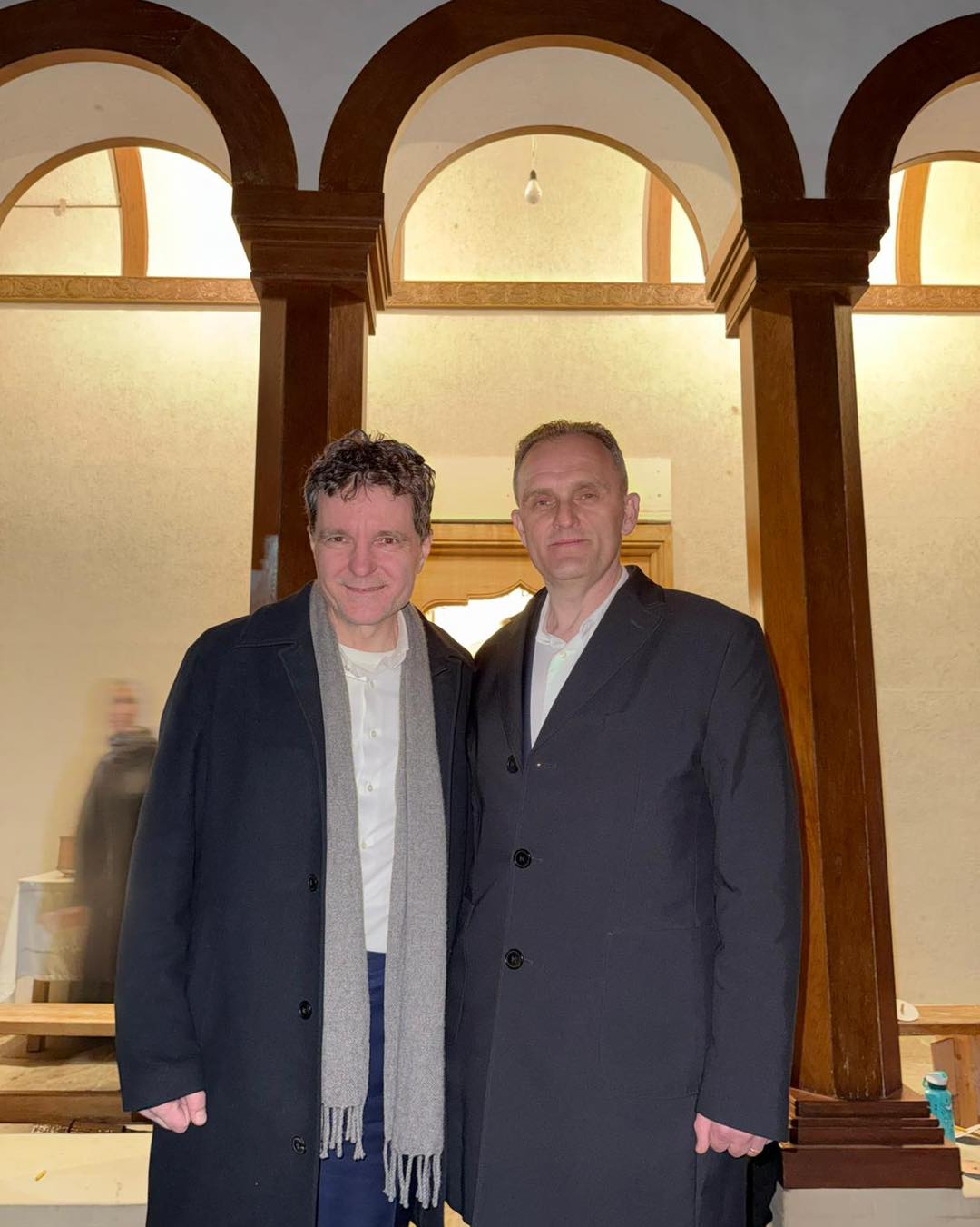 Nicușor Dan, vizită-surpriză la mănăstire. S-a pozat cu un lider PSD