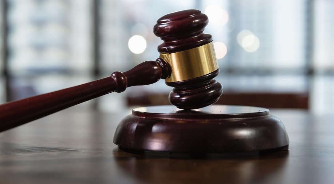 nn Doi cetățeni ucraineni, în vârstă de 23 și 24 de ani, au fost trimiși în judecată în București, acuzați de tentativă de diversiune și complicitate la această infracțiune