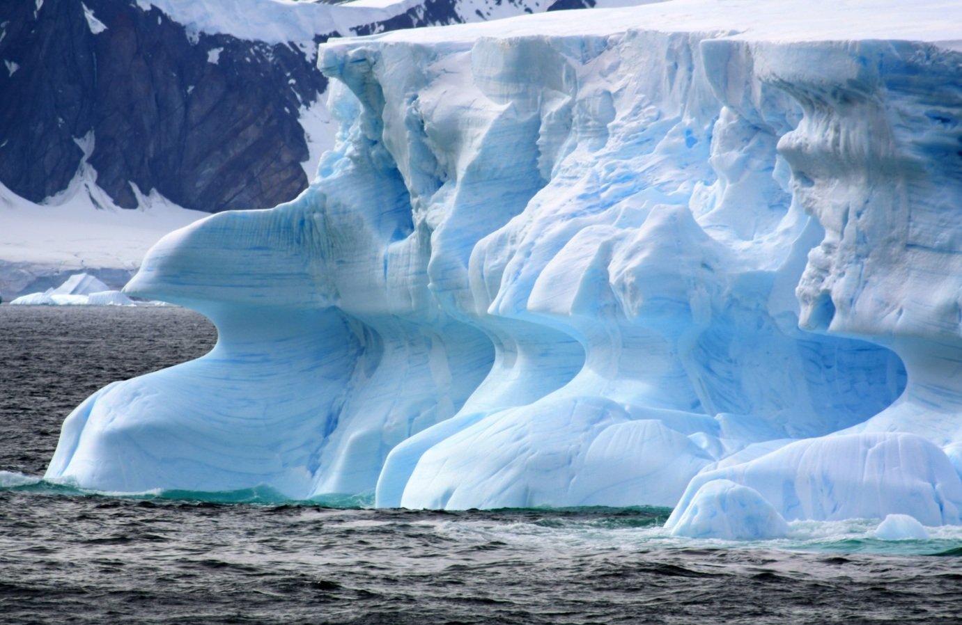 O echipă de cercetători a obținut imagini detaliate despre modul în care permafrostul arctic se dezgheață, arătând cum crește cantitatea de apă din râuri și cantitățile de carbon transportate de acestea