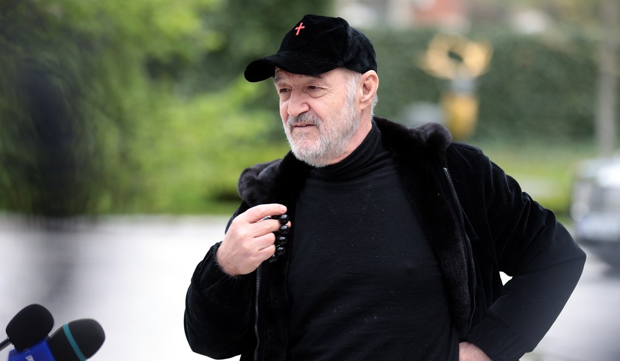 Gigi Becali rămâne optimist cu privire la posibilitatea de a-l convinge pe Mirel Rădoi să continue pe banca FCSB, în ciuda faptului că antrenorul a anunțat că va ajuta echipa doar până la sfârșitul sezonului actual