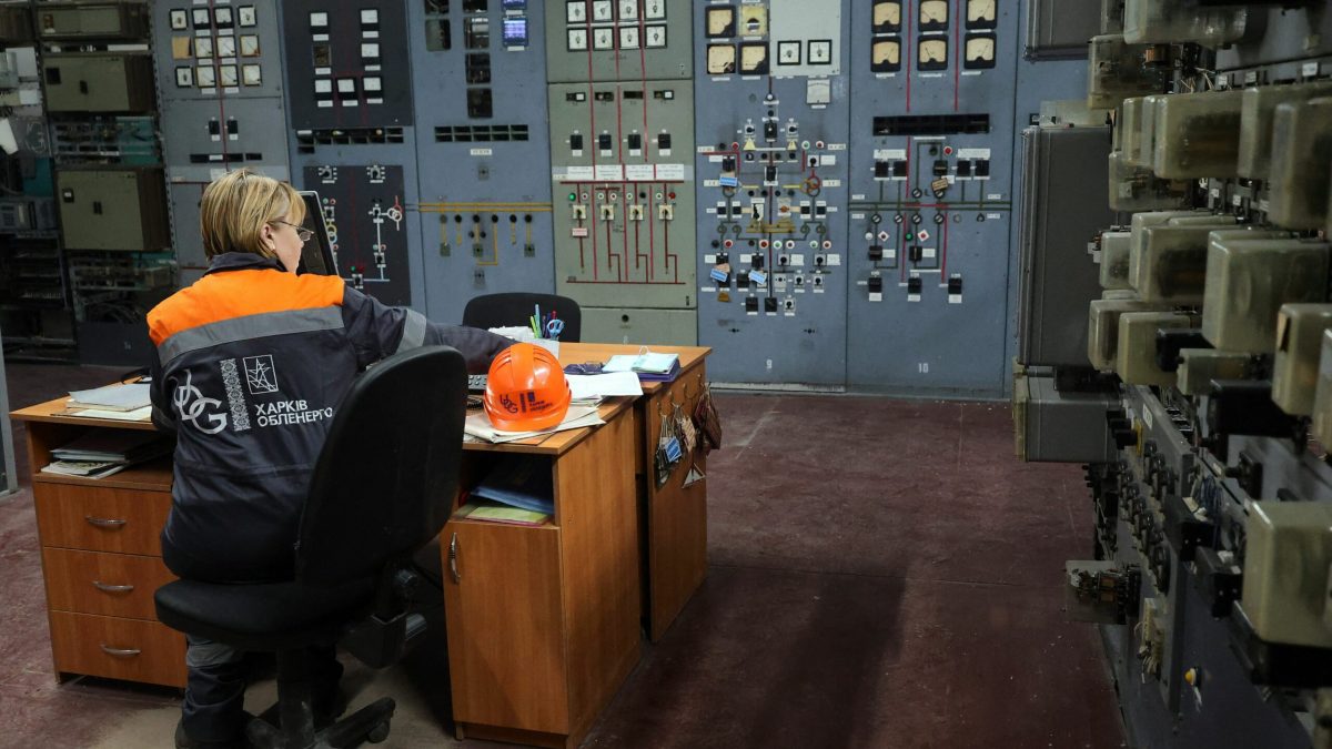 Ruşii lovesc regiunea Cernihiv: Sute de mii, fără curent electric!