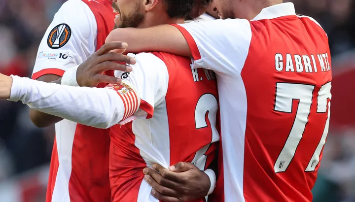 Braga și Betis se înfruntă în sferturi după „remontadas” spectaculoase Braga și Real Betis se pregătesc pentru prima manșă a sferturilor de finală din Europa League, miercuri, în Portugalia