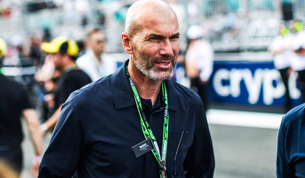 ZINÉDINE ZIDANE a devenit în sfârșit noul selecționer al echipei naționale de fotbal a Franței, după negocieri intense și multiple speculații în ultimele luni
