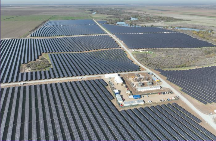 Guvernul energiei verzi din România se apropie de o etapă crucială, odată cu anunțul propunerii în ședința Comitetului de Reglementare al ANRE pentru emiterea autorizației de înființare a Centralei Electrice Fotovoltaice Iepurești