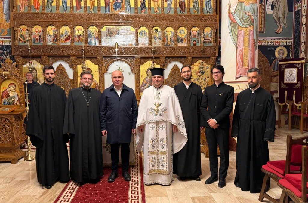 Bolojan, la Sînmartin de Paște: Premierul, în mijlocul credincioșilor