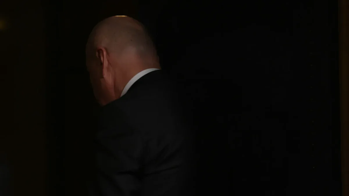 Bolojan, la AUR cu "căciula"-n mână: SURSE despre negocieri