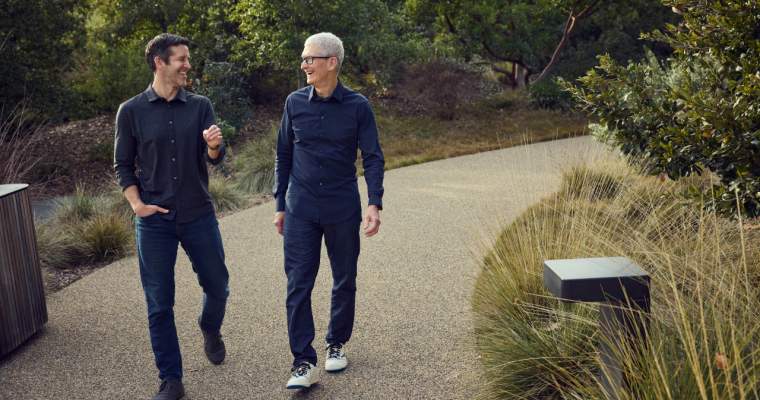 Apple, șocat: CEO-ul care a dus compania la 4.000 mld $ se retrage