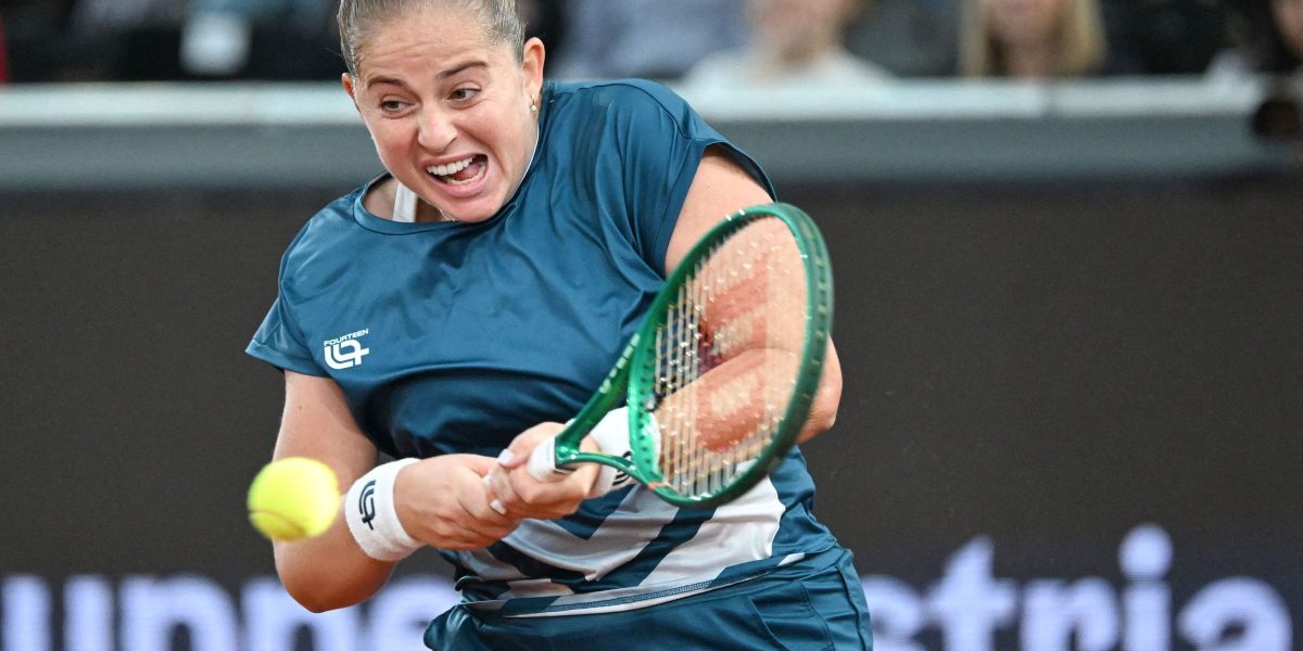 Ostapenko, amenințată cu excluderea: „Dacă mai greșește, pa!”