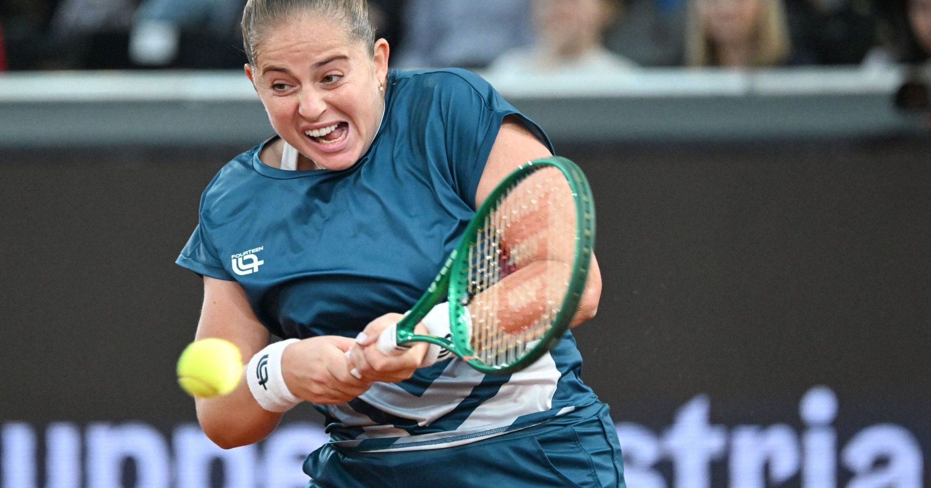 Ostapenko, amenințată cu excluderea: "Dacă mai greșește, pa!"