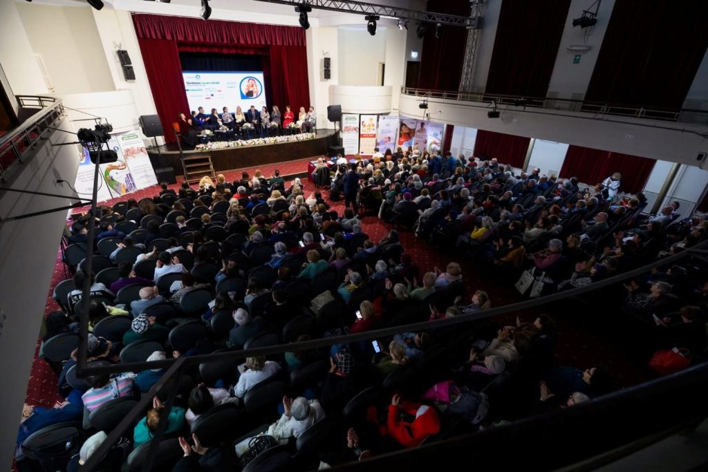 Senatorul Carmen Orban propune instituirea Zilei Vârstnicului, zi comemorativă ce va fi celebrată anual pe 1 octombrie Senatorul Carmen Orban, din partea Partidului Național Liberal, a anunțat intenția de a depune în Parlament o inițiativă legislativă menită să stabilească oficial Ziua Vârstnicului, sărbătoare dedicată persoanelor în vârstă din România