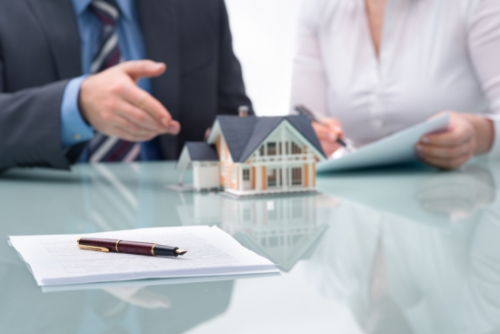 Legea fantomă: REIT-urile pot aduce bani în buzunarele românilor. Ce sunt?