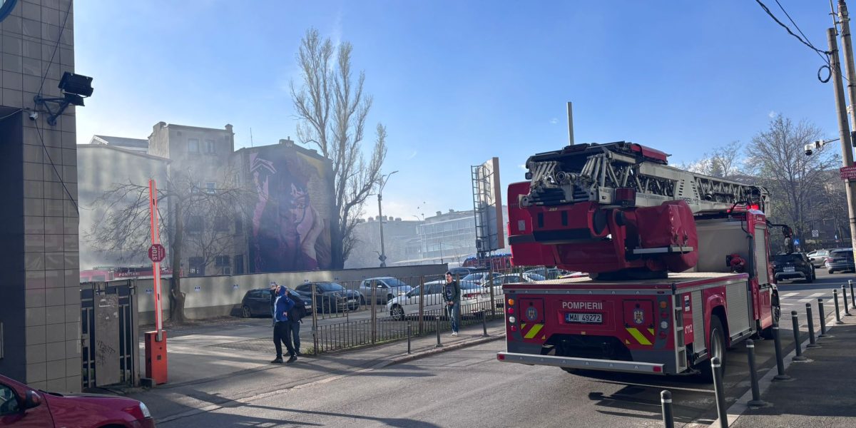 Incendiu cu degajare de fum pe Bulevardul Iancu de Hunedoara chiar lângă Nuclearelectrica
