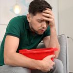 Atenție! Semnele indigestiei de Paște: Când NU mai aștepți și chemi doctorul!