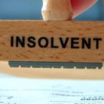 Legea insolvenței se schimbă: Românii cu datorii mari își pot păstra casa și scapă mai ușor