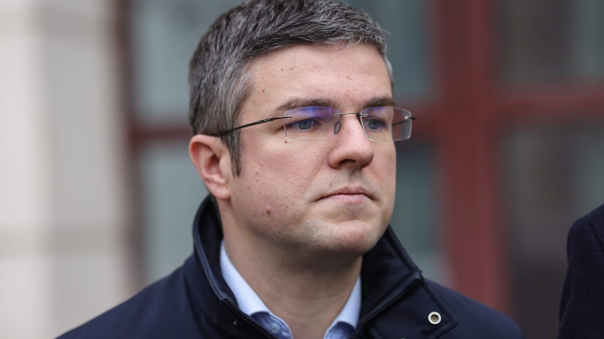 Ministrul Economiei, sceptic: "Nu am auzit cereri de cădere a guvernului"