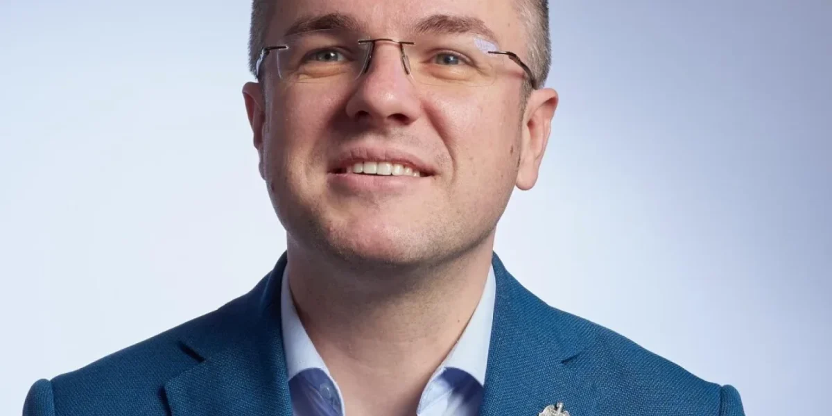 Inflația galopează: Carburanții scumpi și războiul din Iran amenință România Inflația în România riscă să depășească estimările inițiale ale specialiștilor, pe fondul scumpirii carburanților, alimentată de tensiunile din Iran