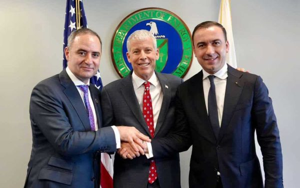 Miniștrii români, la Washington: 500 mil. dolari de la Banca Mondială pentru gaze, după întâlnirea cu Trump