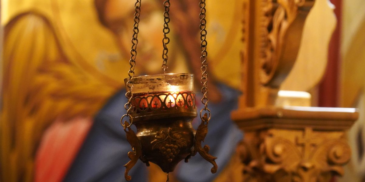 Joia Mare, Ziua Tradițiilor și a Reflecției Spirituale pentru Creștini Astăzi, credincioșii ortodocși și greco-catolici din România celebrează Joia Mare, o zi încărcată de semnificații religioase și tradiții populare