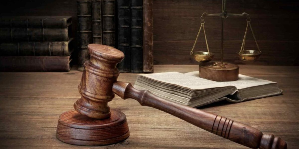 Institutul pentru Drepturile Omului, pe cale să fie desființat. Angajații, concediați în 45 de zile