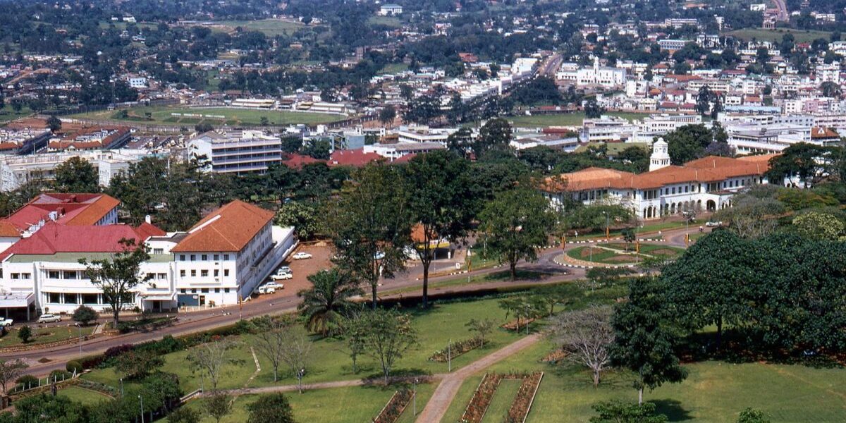 Lider african cere 1 miliard $ și o “frumoasă” să nu închidă ambasadă