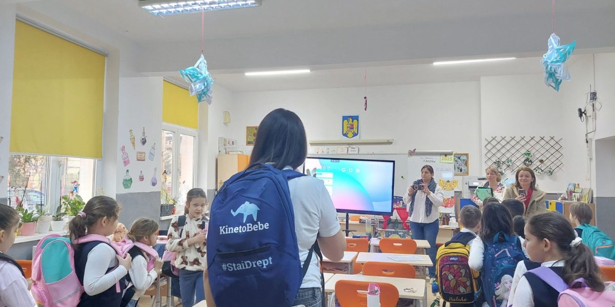 Părinți și educatori, atenție: Postura CORECTĂ la școlari