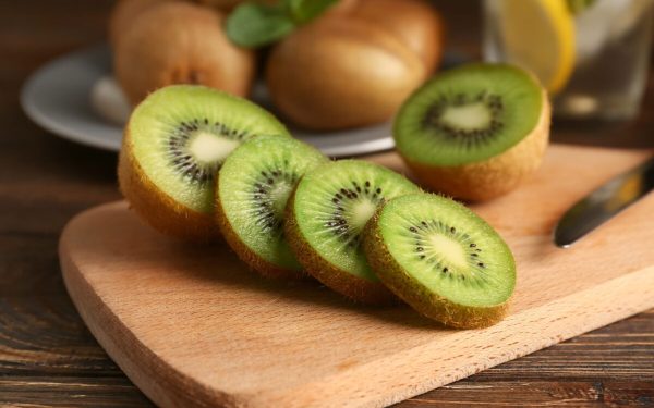 Kiwi, superalimentul cu coajă. De ce nutriționiștii îl laudă