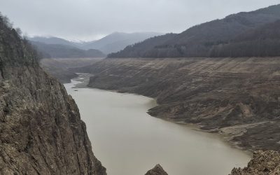 Reumplerea lacului de acumulare de la Vidraru a început, după o perioadă în care nivelul apei a fost redus din cauza lucrărilor de reabilitare