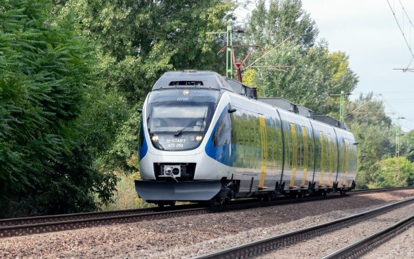 Trenuri pe hidrogen: București - Otopeni și Pitești, contract câștigat după scandal