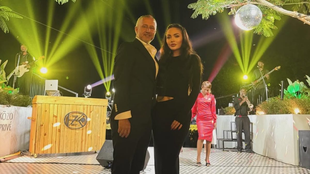 Reghecampf, REVENIRE SPECTACULOASĂ în România: Surprins cu familia și dădaca!