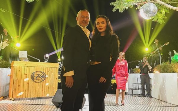 Reghecampf, REVENIRE SPECTACULOASĂ în România: Surprins cu familia și dădaca!