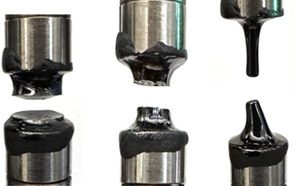 Lichidele sfidează legile fizicii: pot „pica” precum solidele