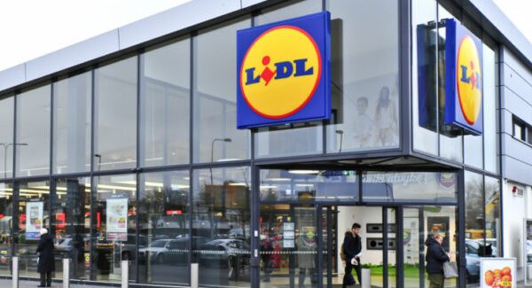 Lidl dă lovitura pe piața de telefonie: Concurență directă cu Orange, Digi și Vodafone