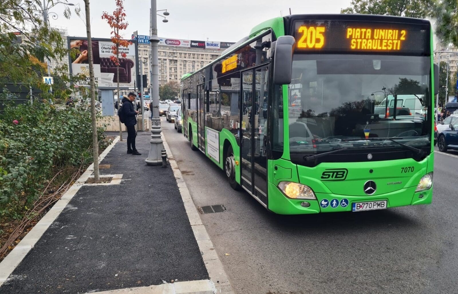 Începând cu 8 aprilie 2026, călătorii care folosesc linia de autobuz 205 vor beneficia de o stație nouă pe sensul către Piața Unirii
