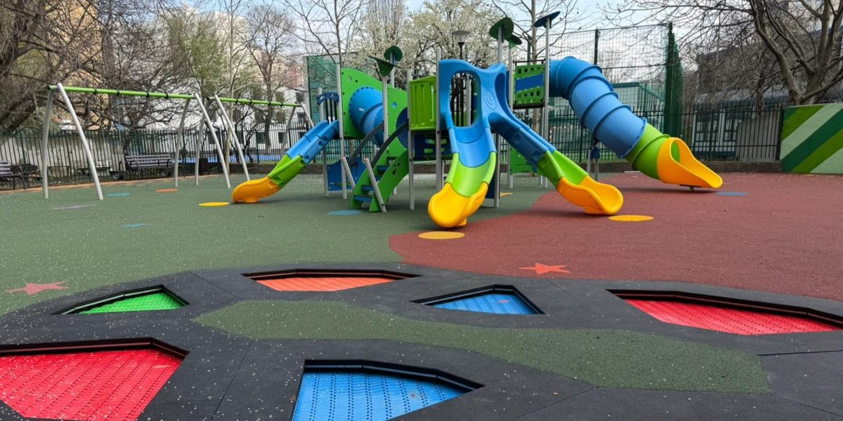 Un nou parc de joacă în Sectorul 6 al Capitalei a fost finalizat și dat în folosință sâmbătă, 4 aprilie 2026, pe strada Cetatea Histria nr