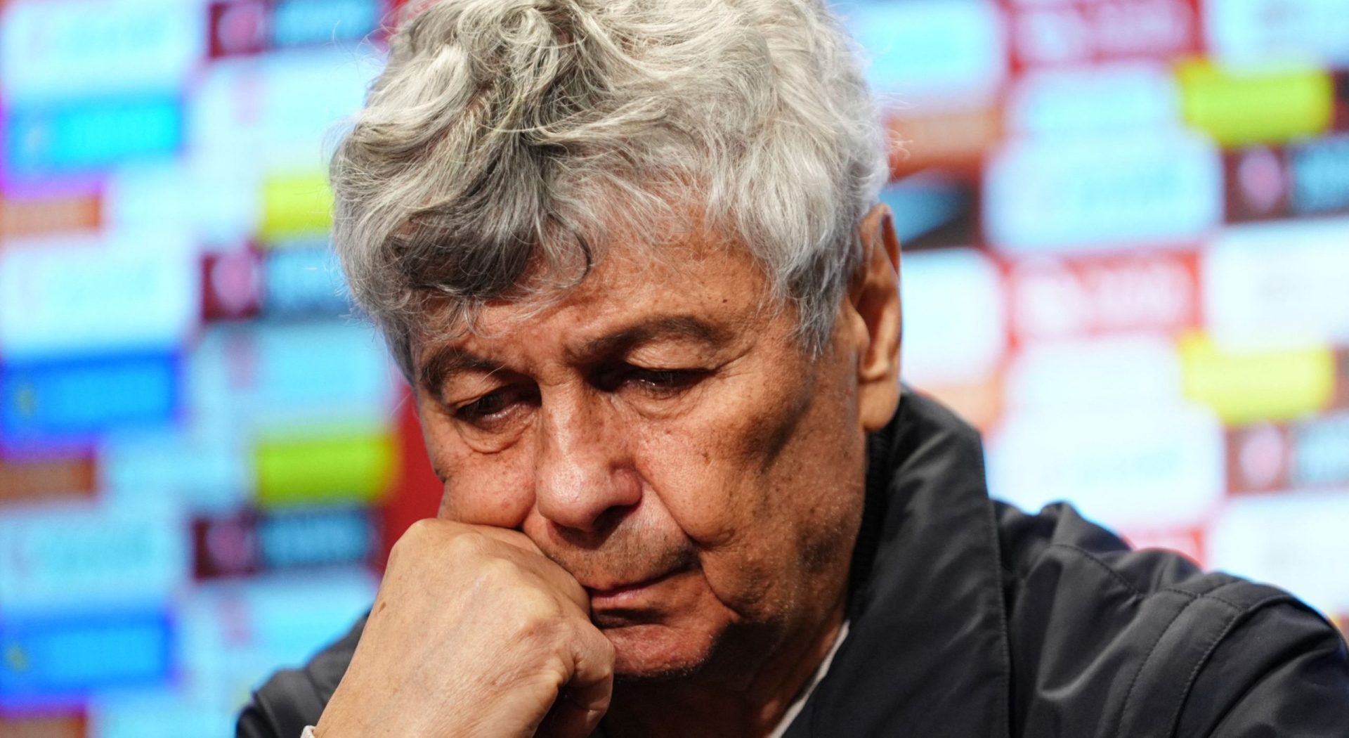 Locuința lui Mircea Lucescu din București, ocupată de persoane fără adăpost. Gest șocant