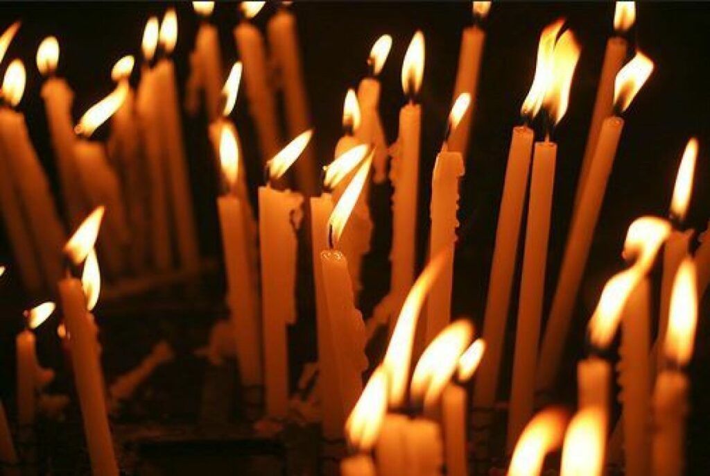 Joia Mare, o zi încărcată de semnificații religioase și tradiții populare, adună an de an credincioșii în biserici și în case, într-un moment de reflecție și pregătire pentru Paște