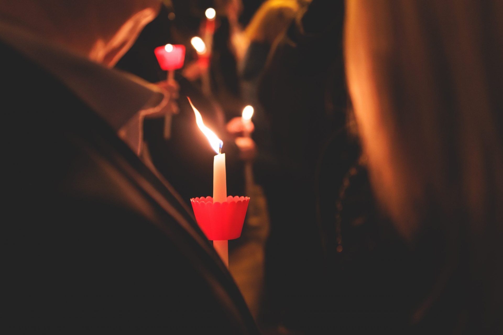 Aprindeți Lumânările, stingeți-le! Recomandările pompierilor pentru PAȘTE