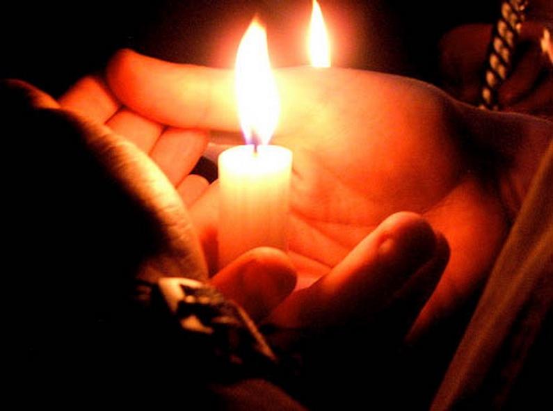 Lumina de la Ierusalim, în România: Cum ajunge-n biserici, pe fond de război