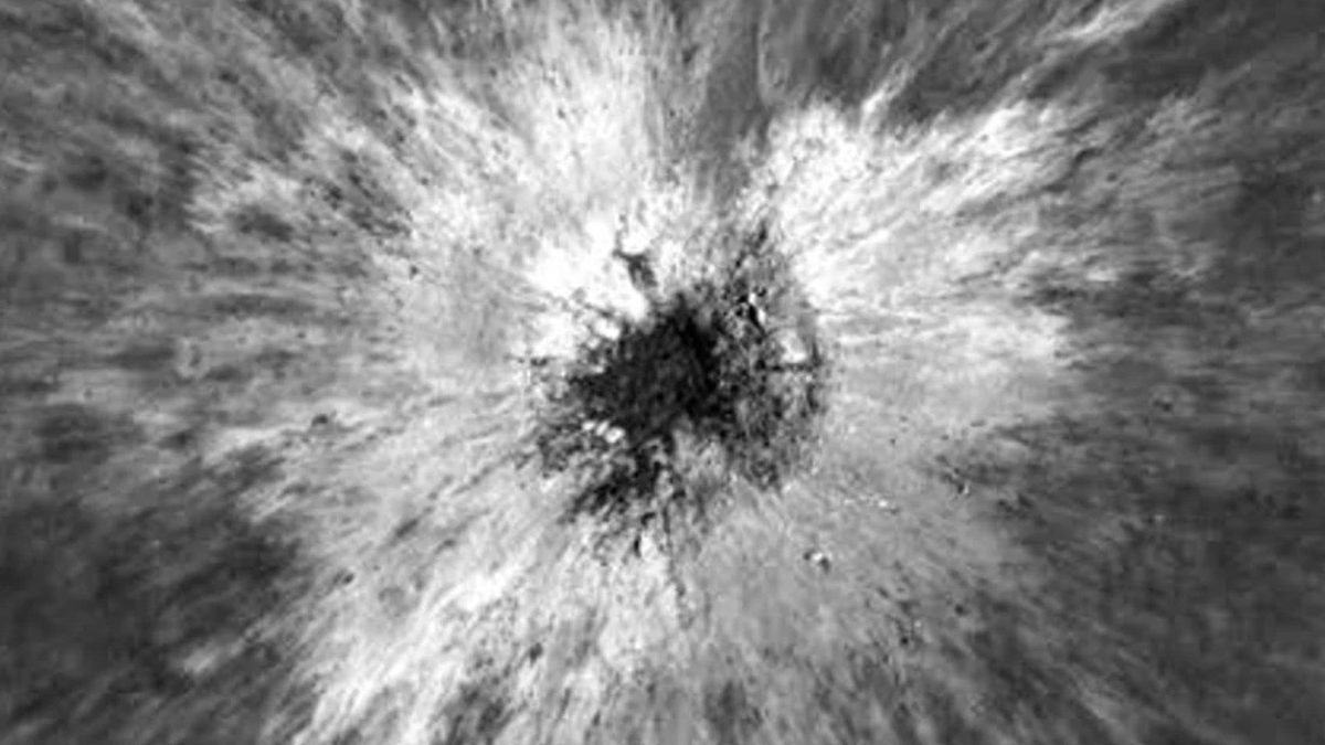 Nou crater LUNAR, de 225 de metri, fotografiat de sonda NASA: ce dezvăluiri aduce